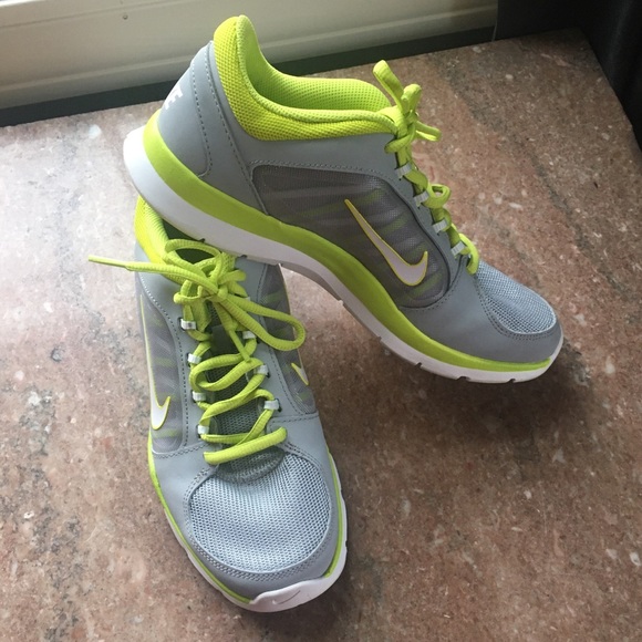 neon yellow nike running shoes